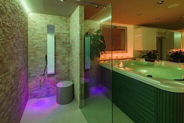 Aurora Boutique Hotel & Private Spa