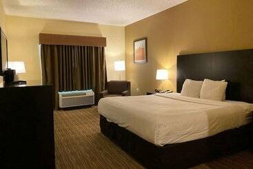 هتل Baymont By Wyndham Houston North