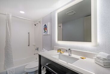 هتل Best Western Plus Daytona Inn Seabreeze