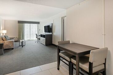 هتل Best Western Plus Daytona Inn Seabreeze