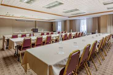 هتل Comfort Suites