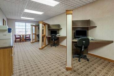 هتل Comfort Suites