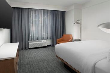 هتل Courtyard By Marriott Savannah Downtown   Historic District