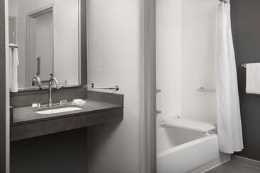 هتل Courtyard By Marriott Savannah Downtown   Historic District