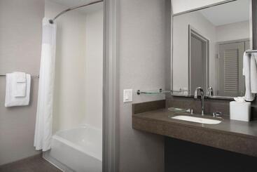 هتل Courtyard By Marriott Savannah Downtown   Historic District