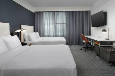 هتل Courtyard By Marriott Savannah Downtown   Historic District