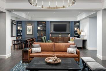 هتل Courtyard By Marriott Savannah Downtown   Historic District