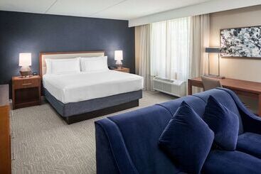 Отель Doubletree By Hilton Ann Arbor North