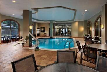 هتل Embassy Suites By Hilton Austin Arboretum