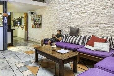 هتل Granados Hostel