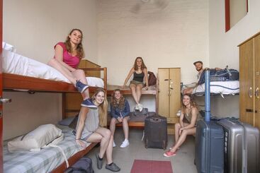هتل Granados Hostel