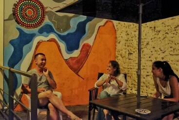 هتل Granados Hostel