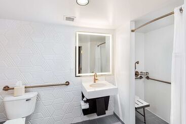 هتل Hilton Garden Inn Los Angeles/hollywood
