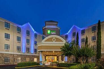 Holiday Inn Express Hotel & Suites Houston Downtown Convention Center, An Ihg