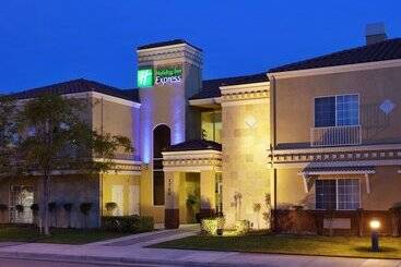 هتل Holiday Inn Express & Suites Santa Clara, An Ihg