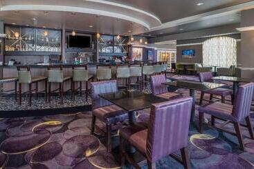 Hotel La Quinta Inn & Suites By Wyndham San Antonio Riverwalk