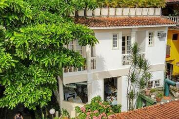 هتل Pousada Casablanca