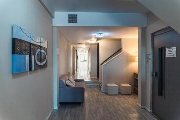 هتل Rayentray Hostal