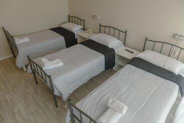 هتل Rayentray Hostal