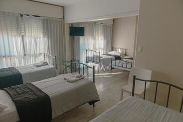 هتل Rayentray Hostal