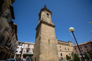هتل Villa De Ayerbe