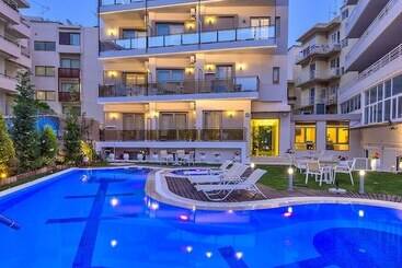 Leonidas Hotel & Apartments