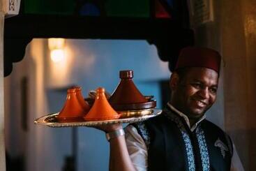 Riad Maison Bleue And Spa
