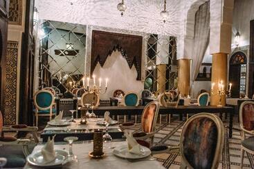 Riad Maison Bleue And Spa