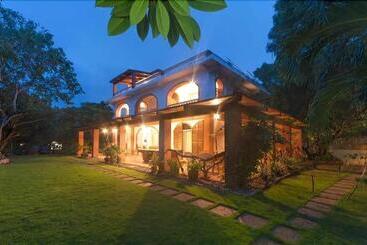 호텔 Amihan Home