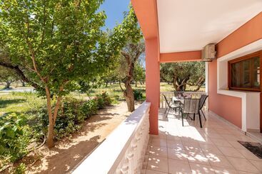 هتل Arazzo Apartments