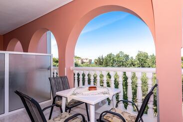 هتل Arazzo Apartments
