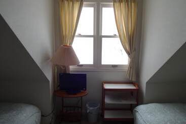 هتل Guest House Bunk