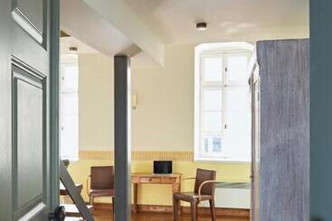 هتل Guesthouse Lila