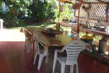 هتل Pension Te Miti  Hostel