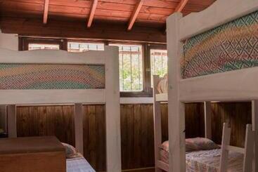 پانسیون Hostel Brown
