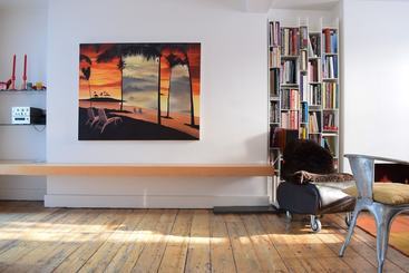 Central 2 Bedroom House In Waterloo