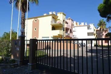Eden Village Apartamentos