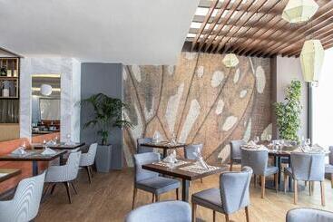Eden Roc Resort   All Inclusive
