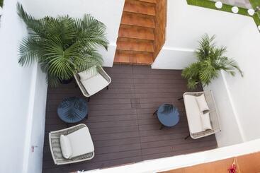 مسافرخانه Abril Nerja