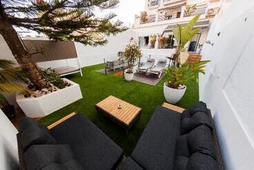 مسافرخانه Abril Nerja