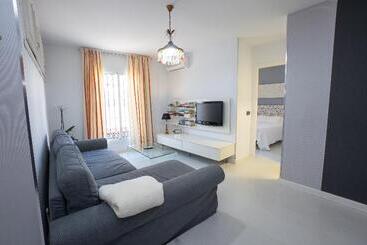 مسافرخانه Abril Nerja
