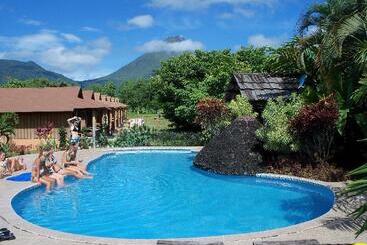 هتل Arenal Montechiari
