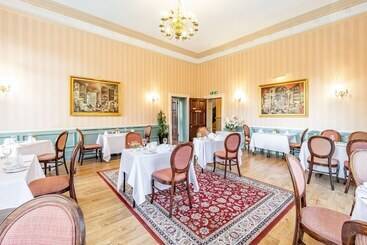 هتل Best Western Limpley Stoke