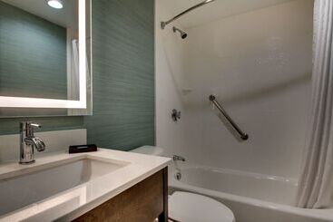 هتل Best Western Plus New Englander