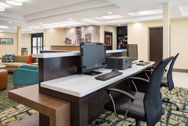 هتل Best Western Plus New Englander