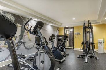 هتل Best Western Plus New Englander