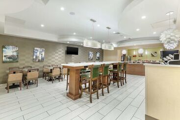 هتل Best Western Plus New Englander
