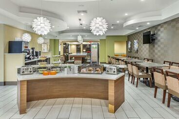 هتل Best Western Plus New Englander