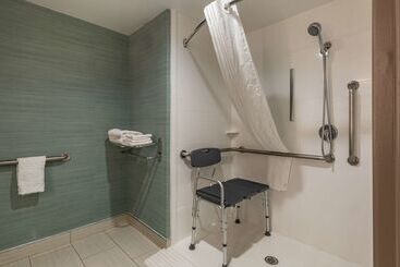 هتل Best Western Plus New Englander