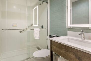 هتل Best Western Plus New Englander